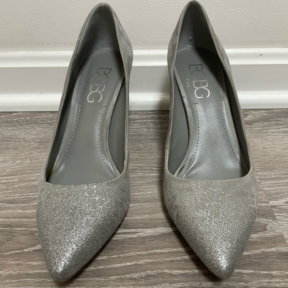 Gently used suede hills, 3 1/5 inches.